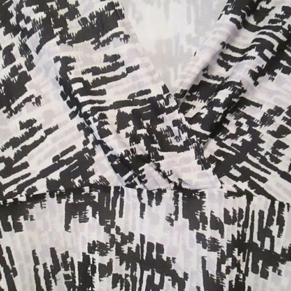 Ann Taylor Geometric Print Black White Blouse Sz M - Picture 6 of 6